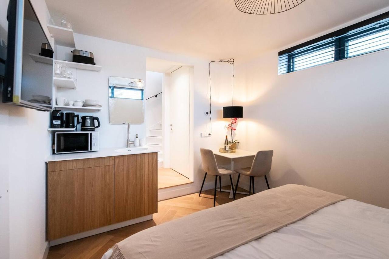 Beautiful Amstel Houseboat Apartment อัมสเตอร์ดัม ภายนอก รูปภาพ
