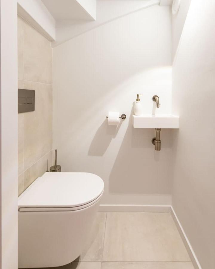 Beautiful Amstel Houseboat Apartment อัมสเตอร์ดัม ภายนอก รูปภาพ