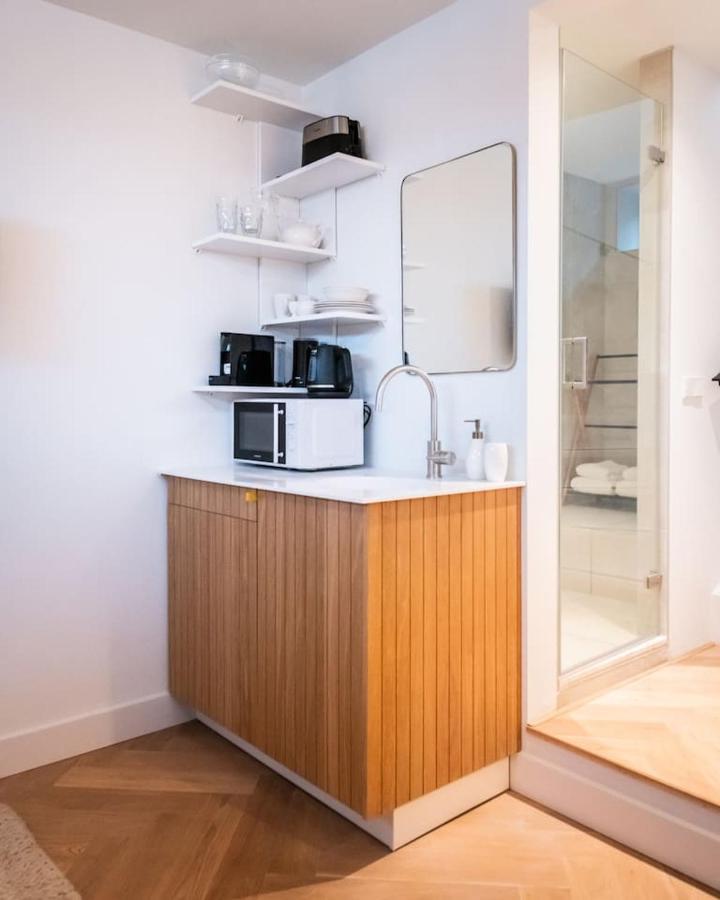 Beautiful Amstel Houseboat Apartment อัมสเตอร์ดัม ภายนอก รูปภาพ
