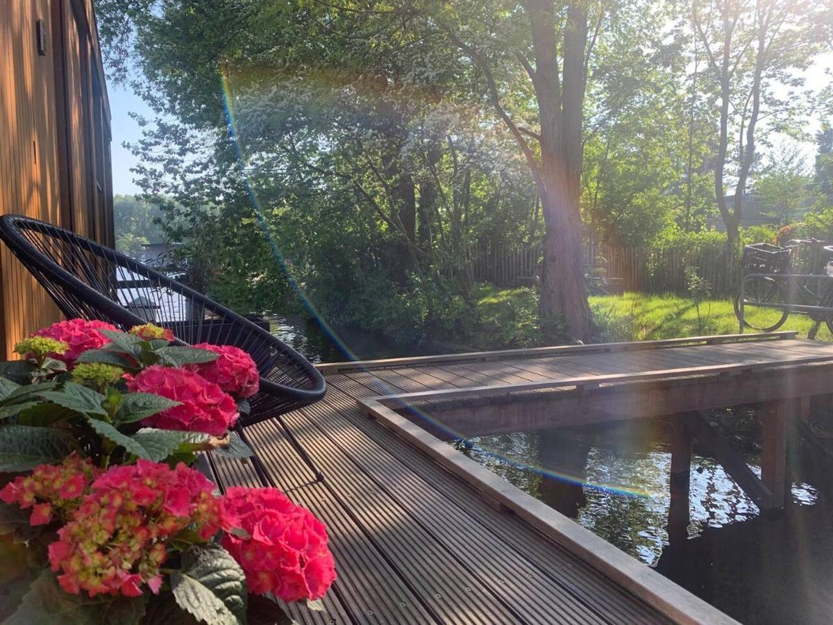 Beautiful Amstel Houseboat Apartment อัมสเตอร์ดัม ภายนอก รูปภาพ