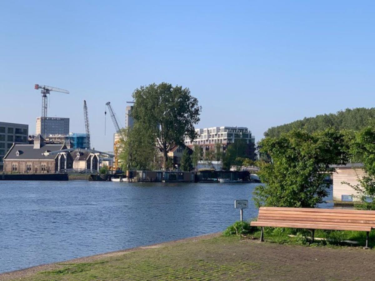 Beautiful Amstel Houseboat Apartment อัมสเตอร์ดัม ภายนอก รูปภาพ