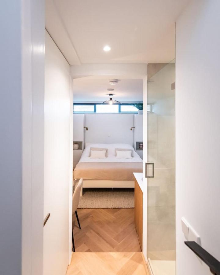 Beautiful Amstel Houseboat Apartment อัมสเตอร์ดัม ภายนอก รูปภาพ
