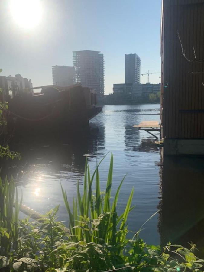 Beautiful Amstel Houseboat Apartment อัมสเตอร์ดัม ภายนอก รูปภาพ