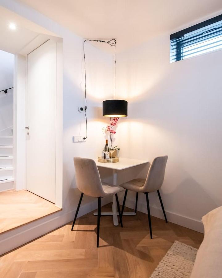 Beautiful Amstel Houseboat Apartment อัมสเตอร์ดัม ภายนอก รูปภาพ