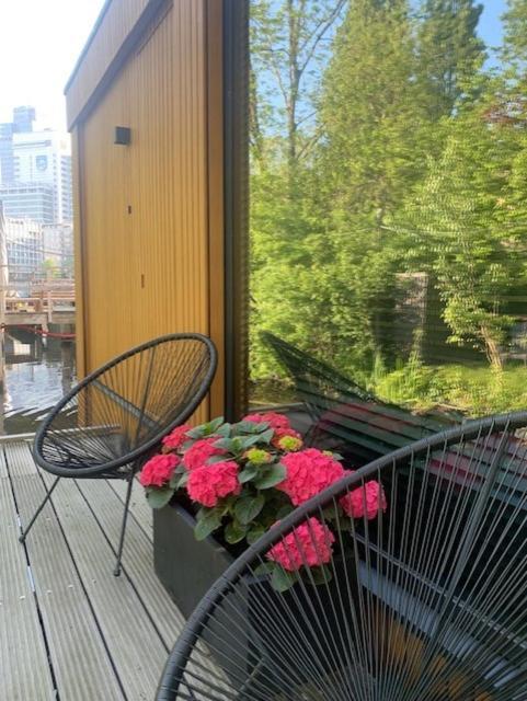 Beautiful Amstel Houseboat Apartment อัมสเตอร์ดัม ภายนอก รูปภาพ