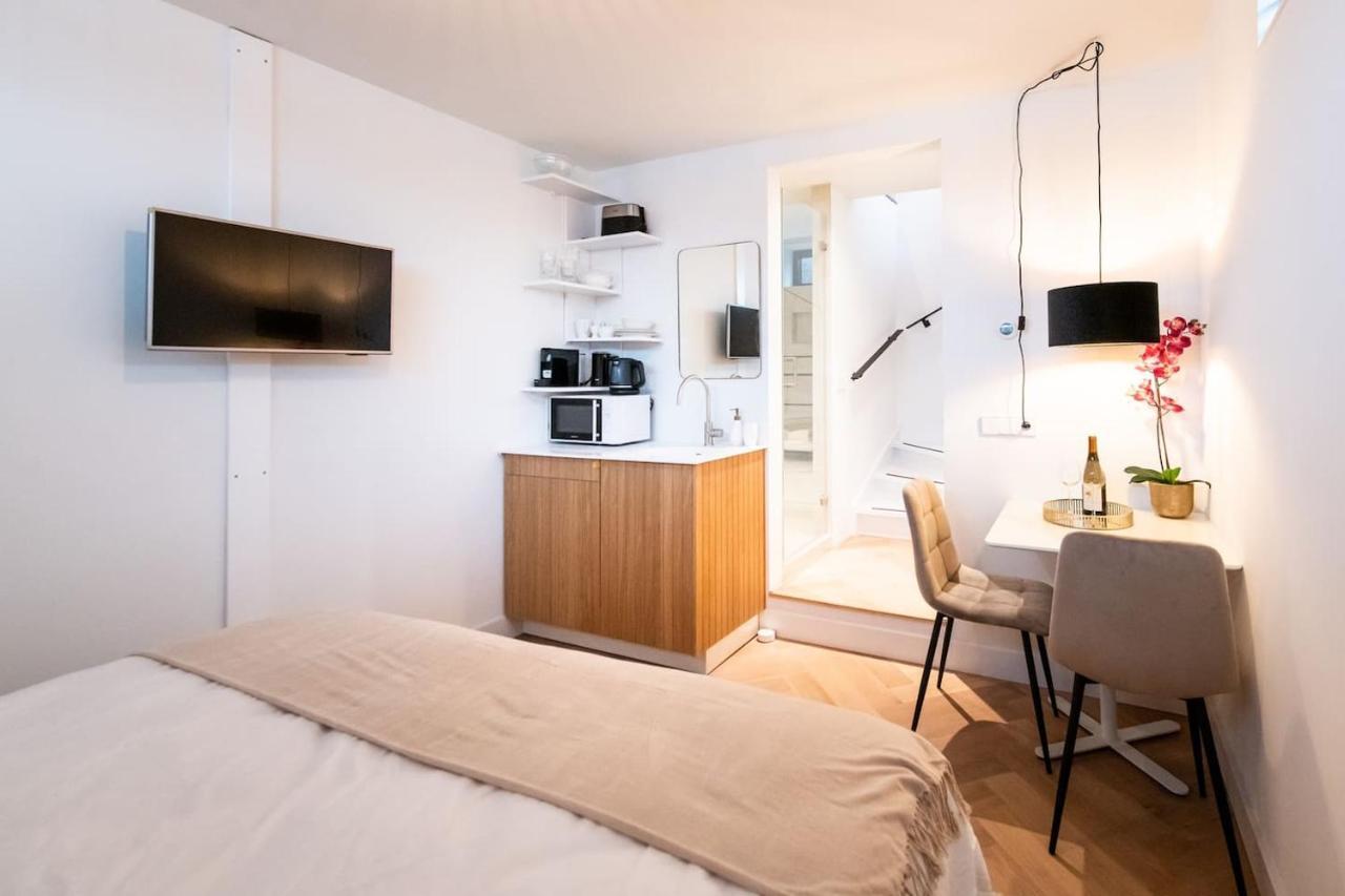 Beautiful Amstel Houseboat Apartment อัมสเตอร์ดัม ภายนอก รูปภาพ