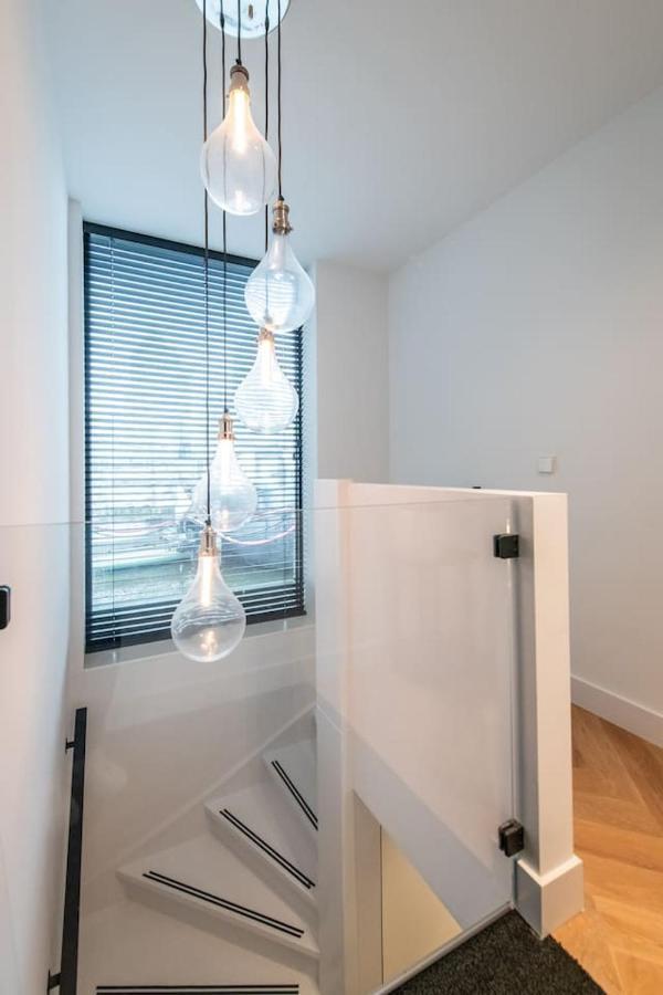 Beautiful Amstel Houseboat Apartment อัมสเตอร์ดัม ภายนอก รูปภาพ